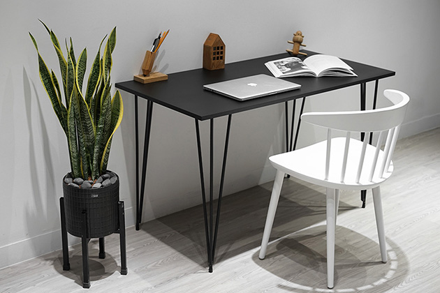 Bàn làm việc chân sắt