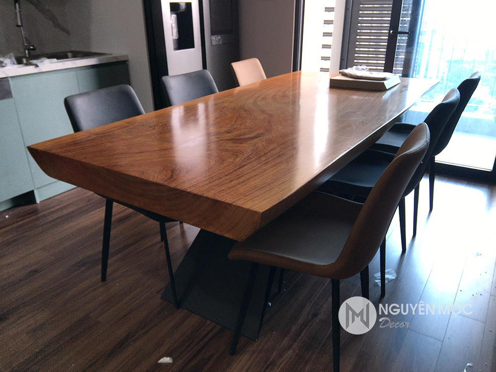 Chân bàn chữ M kết hợp mặt gỗ nguyên khốii