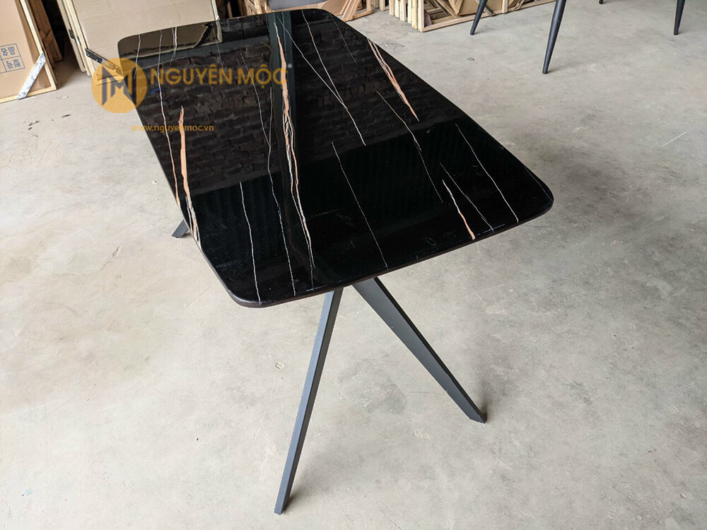 Chân bàn xương cá