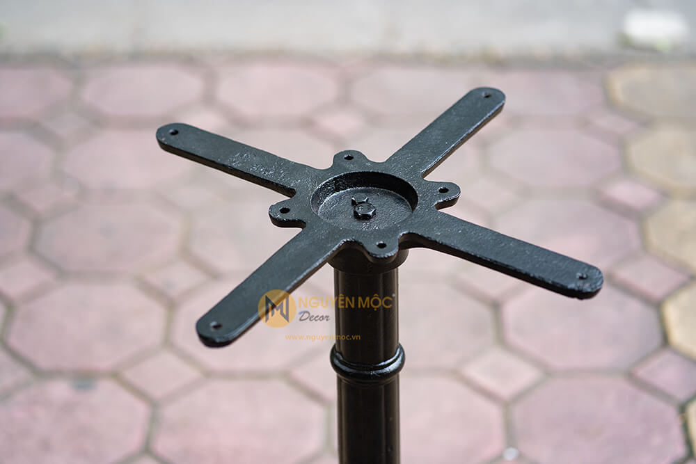 Mặt bích chân gang đúc chữ thập cột hoa sen Mặt bích chân gang đúc chữ thập cột hoa sen