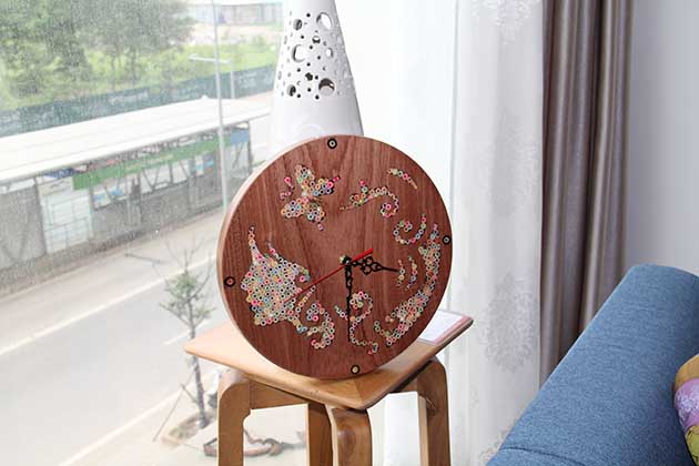Đồng hồ gỗ trang trí