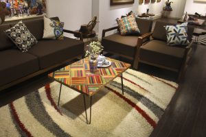 bàn bút chì chân sắt hairpin