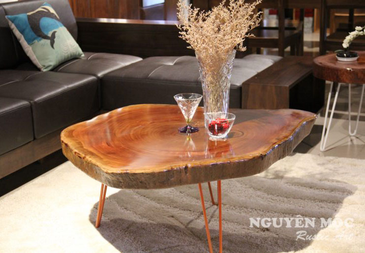 Bàn tra gỗ chân hairpin trong nội thất nhà cửa