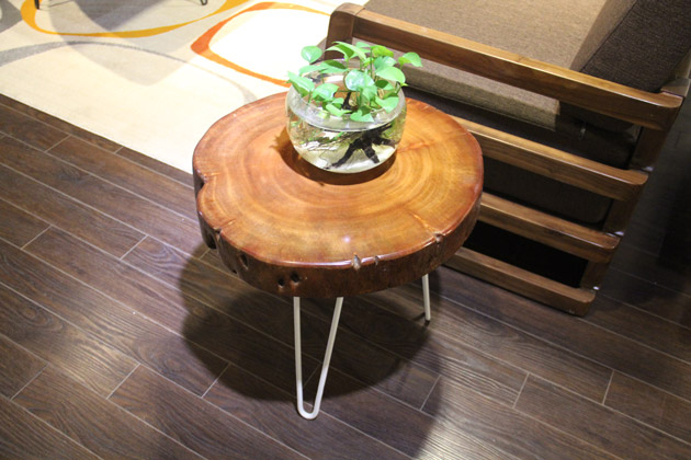 bàn trà nhỏ chân sắt