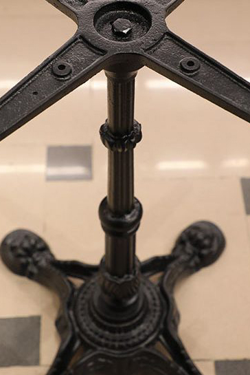 chân gang đúc trong thiết kế sản phẩm