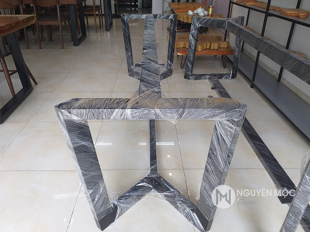 Khung chân bàn sắt hộp chữ V
