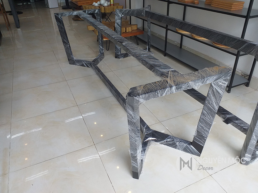 Khung chân bàn sắt hộp chữ V Khung chân bàn sắt hộp chữ V